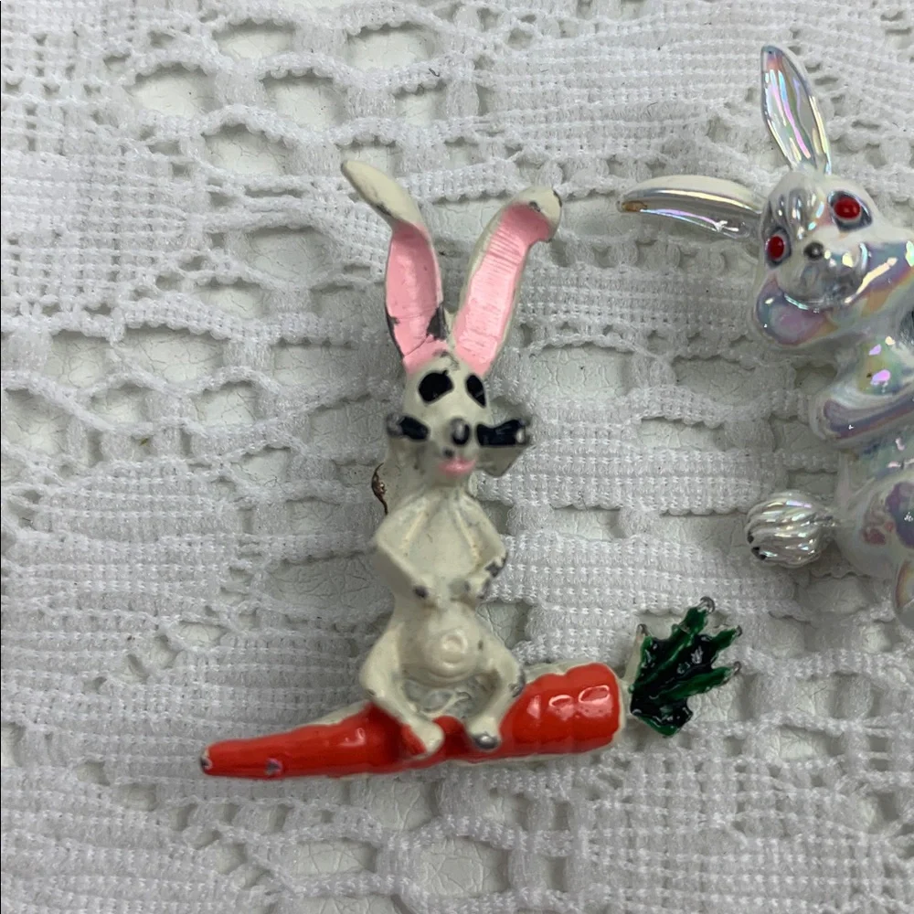 Vintage Bunny Rabbit brooches Pins Set Pink and iridescent Set of 2